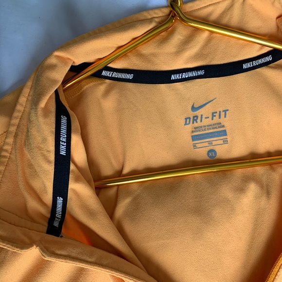 SOLD - NIKE RUNNING DRI-FIT ZIP TRAINING TOP - Picture 2 of 7